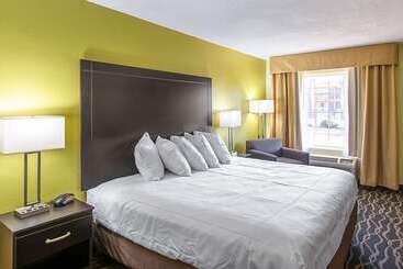 فندق Clarion Inn Columbia Airport