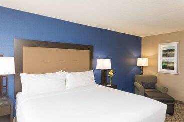 هتل Holiday Inn Chicago   Elk Grove, An Ihg
