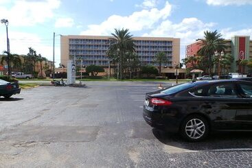 فندق Island House