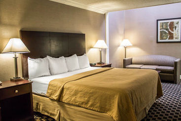 בית מלון כפרי Quality Inn & Conference Center