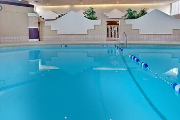 ホテル Ramada By Wyndham Midtown Grand Island