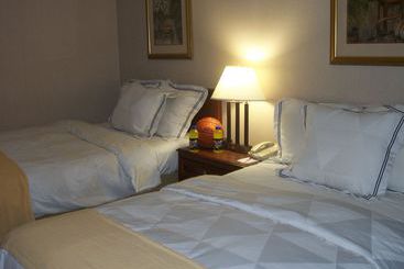 ホテル Ramada Overland Park