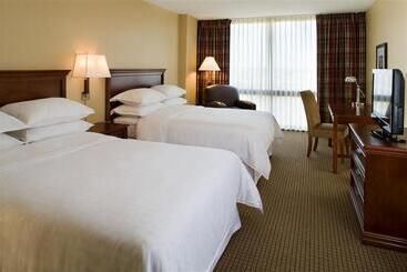 هتل Sheraton West Des Moines
