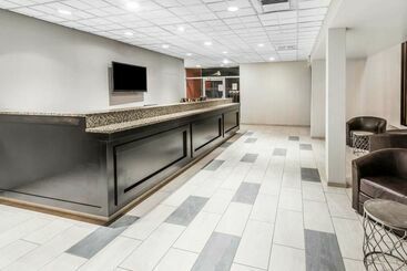 Howard Johnson Hotel