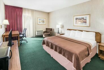 Howard Johnson Hotel