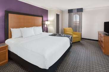 בית מלון כפרי Baymont By Wyndham Greenville Woodruff Rd