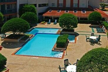 酒店 Econo Lodge Inn & Suites Six Flags