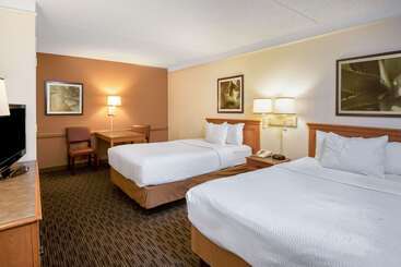Отель La Quinta Inn By Wyndham San Antonio Market Square