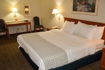 Magnuson Hotel Texarkana