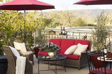 Отель Maison Fleurie, A Four Sisters Inn