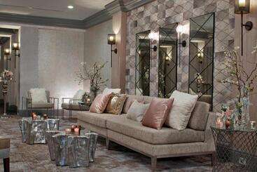 Отель Rochester Airport Marriott