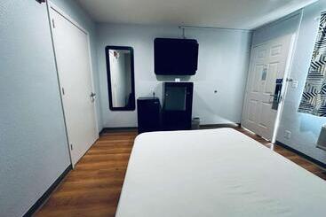 Motel 6 Ventura, Ca Beach