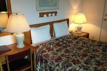 Cozy Cove Beachfront Resort