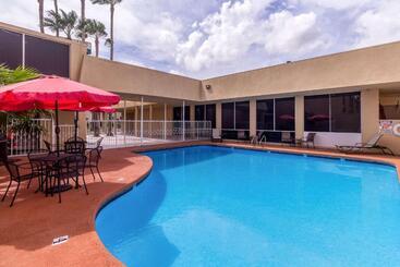 فندق Clarion Inn Near Mcallen Airport