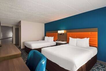 Отель Comfort Inn Falls Church Tysons Corner