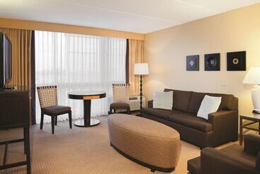 בית מלון כפרי Doubletree By Hilton  Chicago  Arlington Heights