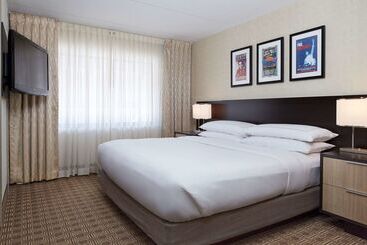 هتل Doubletree Suites By Hilton Nashville Airport