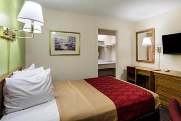 ホテル Econo Lodge University