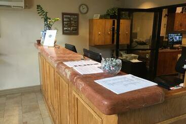 هتل Hollywood Orchid Suites