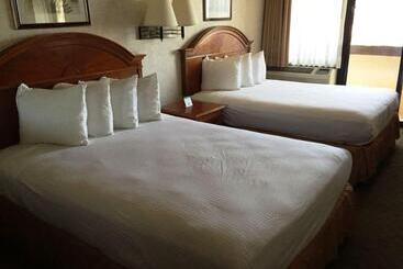 فندق Huntington Beach Inn