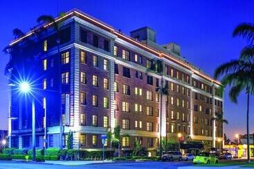 Отель Inn At The Park