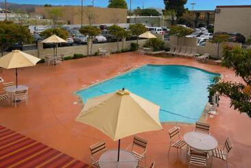 فندق Oakland Airport Executive