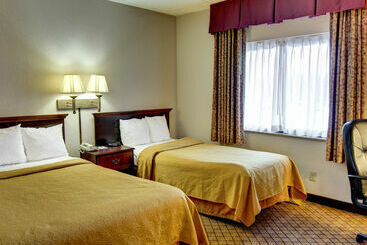 호텔 Quality Inn & Suites College Park