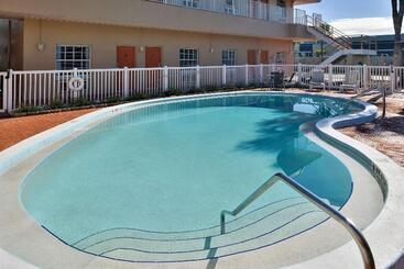 Отель Travelodge By Wyndham Venice