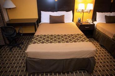 فندق Ahoskie Inn