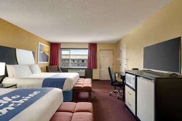 בית מלון כפרי Days Inn By Wyndham Bend