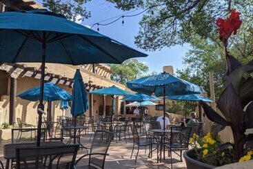 호텔 Sagebrush Inn & Suites