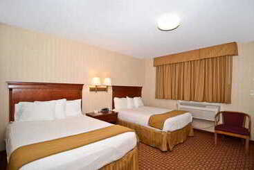 فندق Inn On Storrs