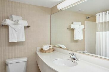 هتل Madison Plaza