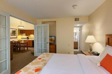 Residences At Daniel Webster
