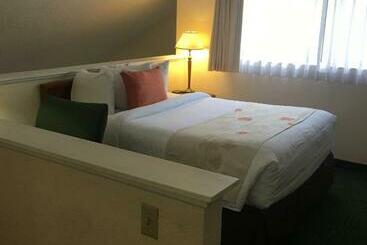 住所  Fairbridge Inn & Suites  Akron Copley Township  West