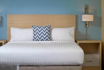 اقامتگاه Sonesta Es Suites Omaha