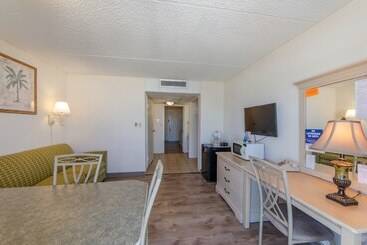 Royal Hawaiian Motel