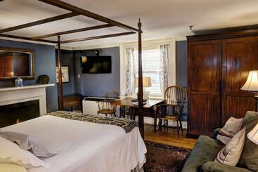 ホテル 200 South Street Inn