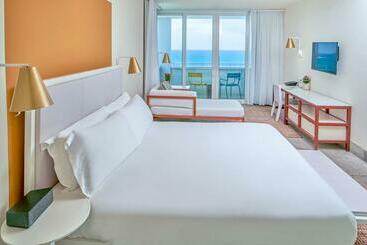 هتل Shore Club South Beach