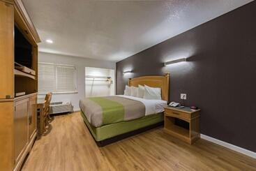 هتل Quality Inn & Suites Plano East   Richardson