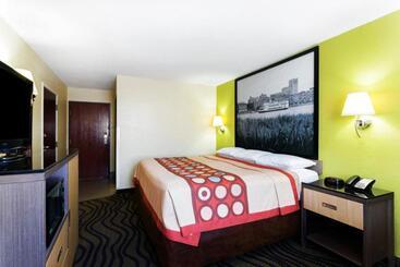 酒店 Super 8 By Wyndham Brunswick/st Simons Island Area