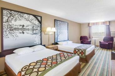 فندق Super 8 By Wyndham Mitchell