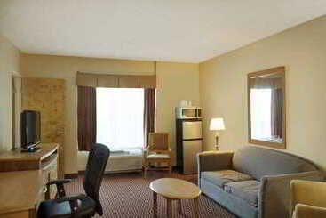 ホテル Surestay Plus  By Best Western Syracuse Airport