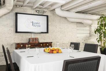 هتل The Jasmine House