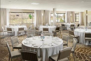 Отель The Westin Chicago Northwest