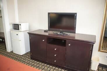 فندق Victorian Inn & Suites