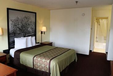 모텔 Super 8 By Wyndham Bakersfield/central
