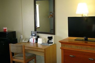 מוטל Super 8 By Wyndham Fargo/i29/west Acres Mall