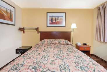 فندق على الطريق Super 8 By Wyndham La Vale/cumberland Area