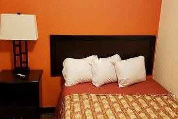 هتل Howard Johnson By Wyndham Flagstaff University West